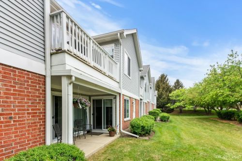 1504 Pheasant Trail Dr, Arlington Hts IL  14067-7600 exterior