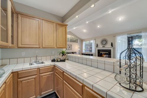 3694 Meadowlands Ln, San Jose, CA 95135-1649