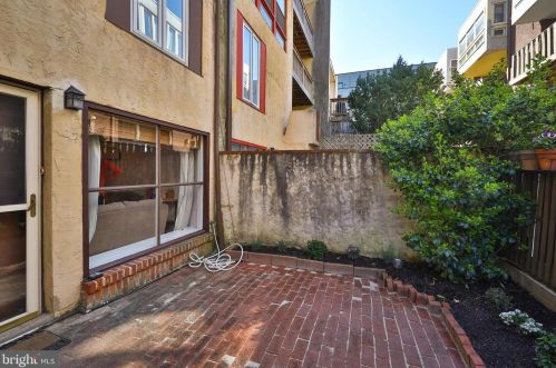 1110 Lombard St, Philadelphia PA 19147-1206 exterior