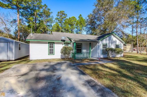 300 Village Dr, Woodbine, GA 31569-4428