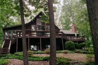 1051 Sylvan Dr, Huddleston, VA 24104-2953