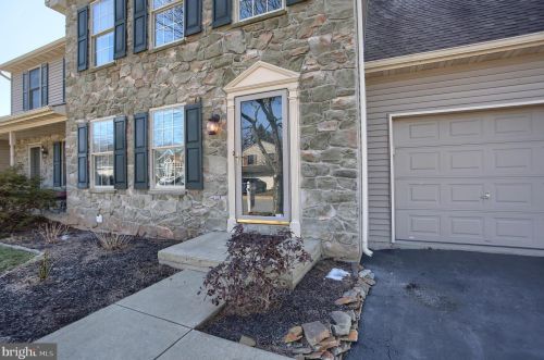 135 Wyneberry Dr, Ephrata, PA 17522-2688