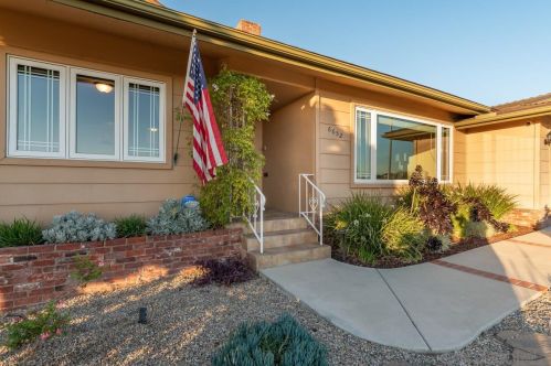6652 Del Cerro Blvd, San Diego, CA 92120-4817