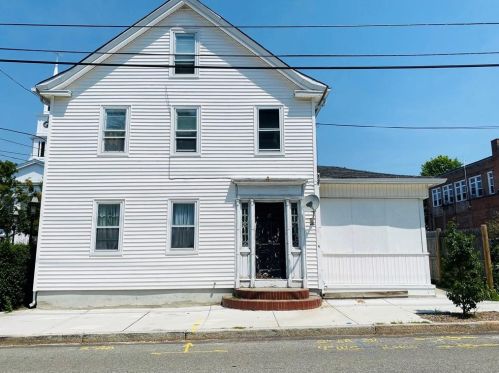 17 State St, Warren, RI 02885-3121