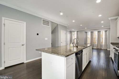 1605 Regent Manor Ct, Silver Spring MD 20904-2270 exterior