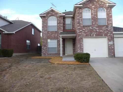 1353 Mill Wood Ln, Garland TX  75040-7581 exterior