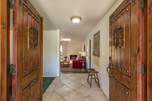 6142 Manzanillo Dr, Santa Barbara, CA 93117-1719