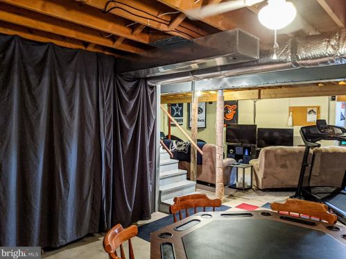 18 Sycamore Ln, Hanover PA 17331-4937 exterior