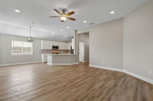 3100 Delaford Dr, Carrollton TX 75007-3030 exterior