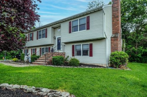 98 Pearl St, Bridgewater, NJ 08807-3147
