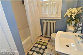 11 Cedarwood Rd, Baltimore, MD 21228-2352