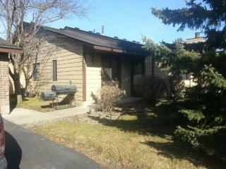 2427 Wimbledon Bay, Saint Paul, MN 55125-3461