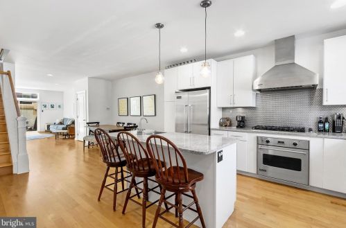 2112 Catharine St, Philadelphia, PA 19146-1208
