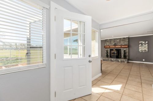 3371 Vernalis Rd, Tracy, CA 95304-9366