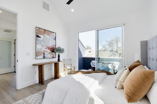 4907 Delores Ave, Austin TX  78721-2107 exterior