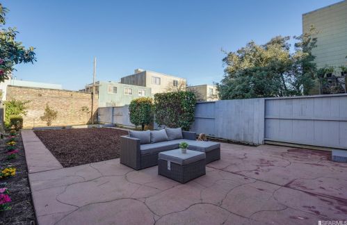 447 Girard St, San Francisco CA 94134-2109 exterior