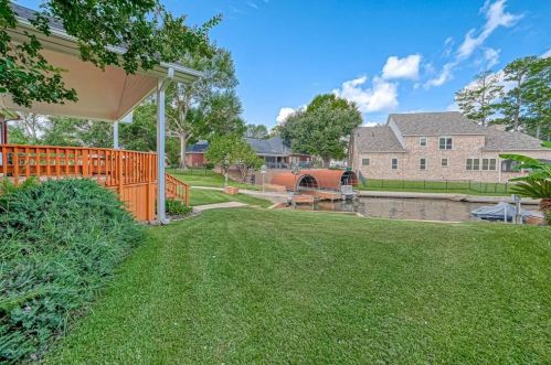 6009 Longmire Trl, Conroe TX  77304-4866 exterior