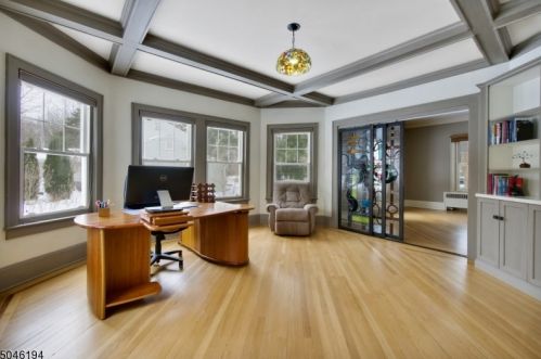 122 Pollard Rd, Mountain Lakes, NJ 07046-1652
