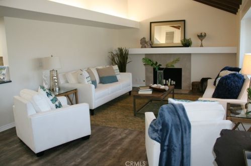 11931 Martha Ann Dr, Los Alamitos, CA 90720-4465