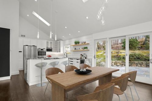 35 Deep Gorge Rd, Greenwich CT  06831-4215 exterior