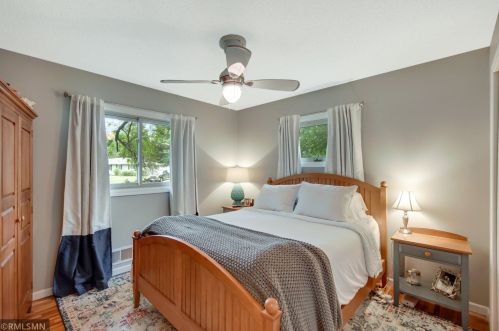 2025 Bluestone Ln, Saint Paul MN  55122-2830 exterior