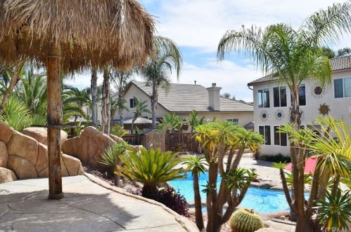 12722 Royal Palm Ln, Riverside CA  92503-7077 exterior