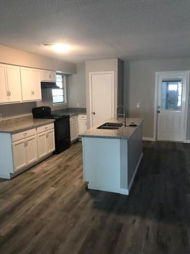 121 La Laja Dr, Angleton TX  77515-3806 exterior