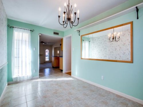 2713 Esquire Ln, Garland TX  75044-6167 exterior