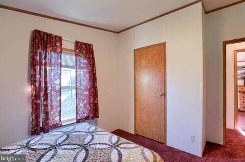 200 Cricklewood Ct, Lancaster PA  17603-2173 exterior