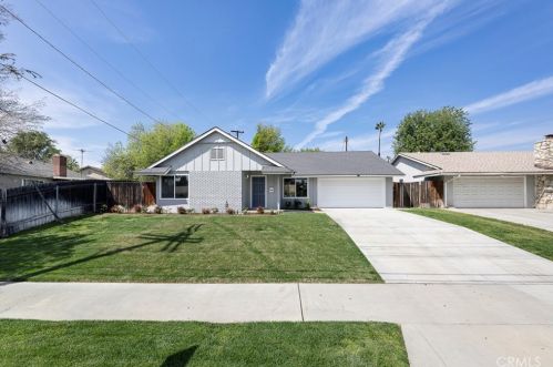 6969 Hillside Ave, Riverside CA  92504-2071 exterior