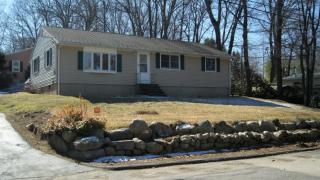 215 Blevens Dr, Manchester, NH 03104-2861