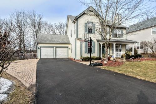 3282 Victoria Ln, Waukegan, IL 60087-5343