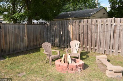835 Juno Ave, Saint Paul MN  55102-3821 exterior