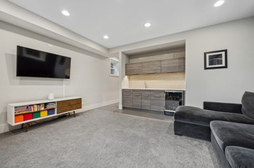 1616 Hamlin Ave, Chicago IL  60647-4608 exterior