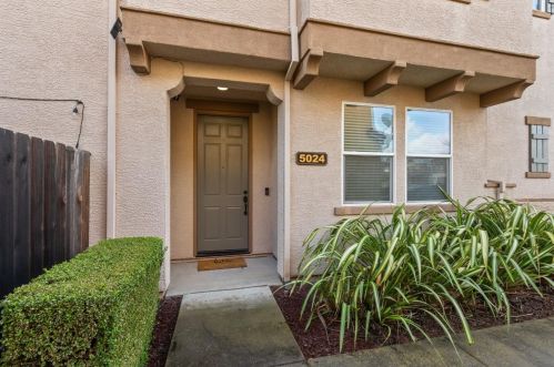 5024 Ocean Ln, Elk Grove, CA 95757-2543
