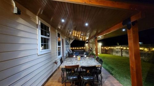 1136 Beechwood Dr, Uhland TX 78640-5718 exterior