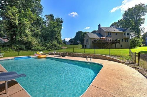 25 Owl Hill Rd, Upper Stepney, CT 06468-3153