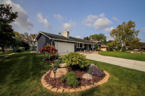 3504 Skycroft Dr, Minneapolis, MN 55418-1780