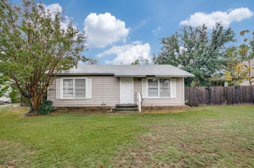 7704 Buck St, Fort Worth, TX 76182-3907