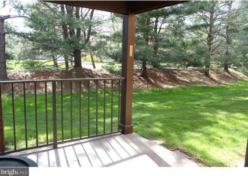 25 Adele Ct, Trenton NJ  08648-1448 exterior