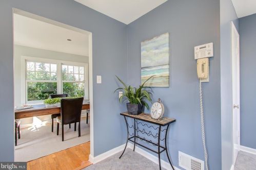 24 Pine Ave, Silver Spring MD 20912-4677 exterior