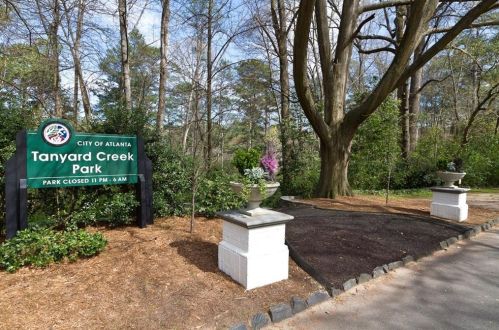 2070 Dellwood Dr, Atlanta GA  30309-1243 exterior