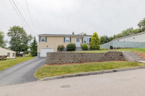18 Forest Hill Dr, Providence, RI 02919-7401