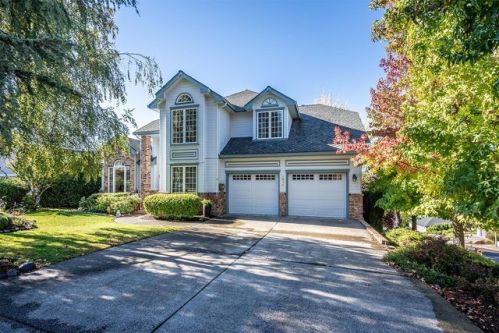 4624 Cloudcrest Dr, Medford OR  97504-9051 exterior