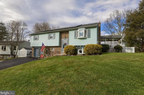 15 Rosewood Dr, Lancaster, PA 17603-9329
