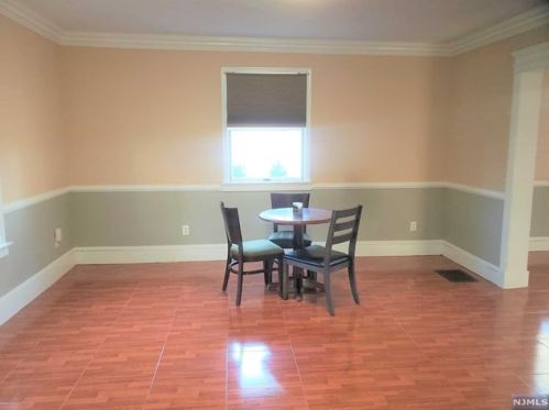 40 Englewood Ave, Teaneck NJ  07666-6004 exterior