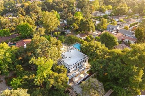 1616 Wabasso Way, Glendale CA  91208-2441 exterior