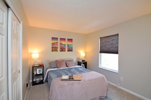 9655 Fallsridge Ct, Cincinnati OH 45231-2885 exterior