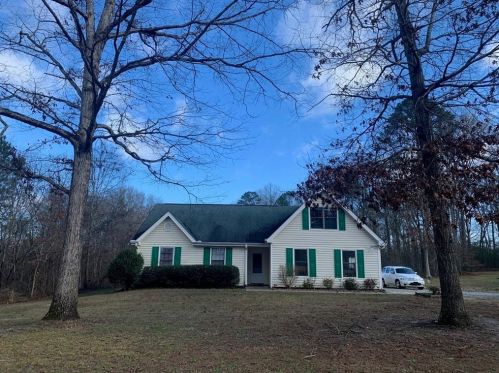 2595 Tucker Dr, Loganville, GA 30052-4392
