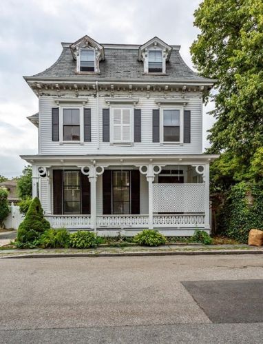 10 Whitfield Pl, Middletown, RI 02840-2963